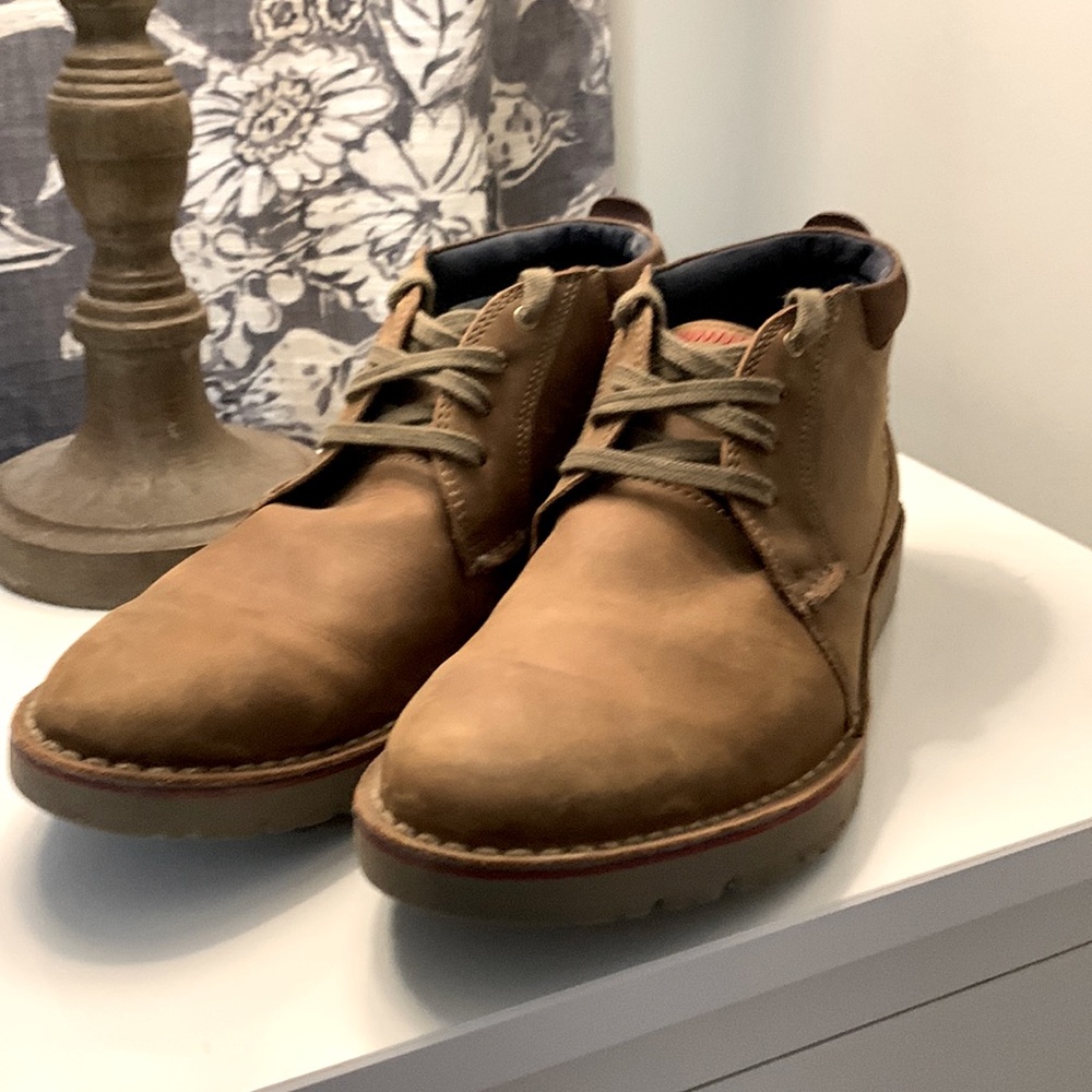 Clarks mid-boots. Great condition, only wore twice. (Collection by Clarks)
